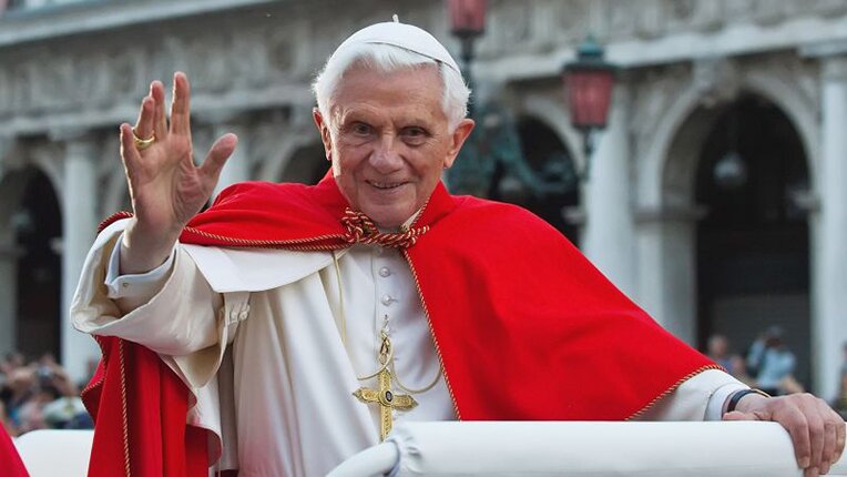 Pope-Benedict-XVI-Dead-At-95.jpg